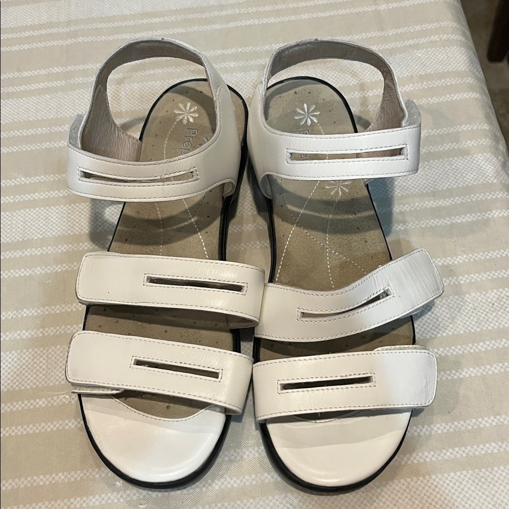 Propet White Leather Sandals size 8 women’s - Picture 2 of 11